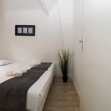Bnbams *